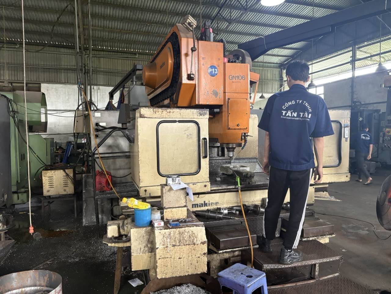 CNC milling machine (8).jpg